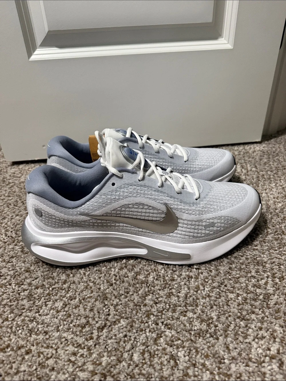Nike Men's Journey Run sneakers